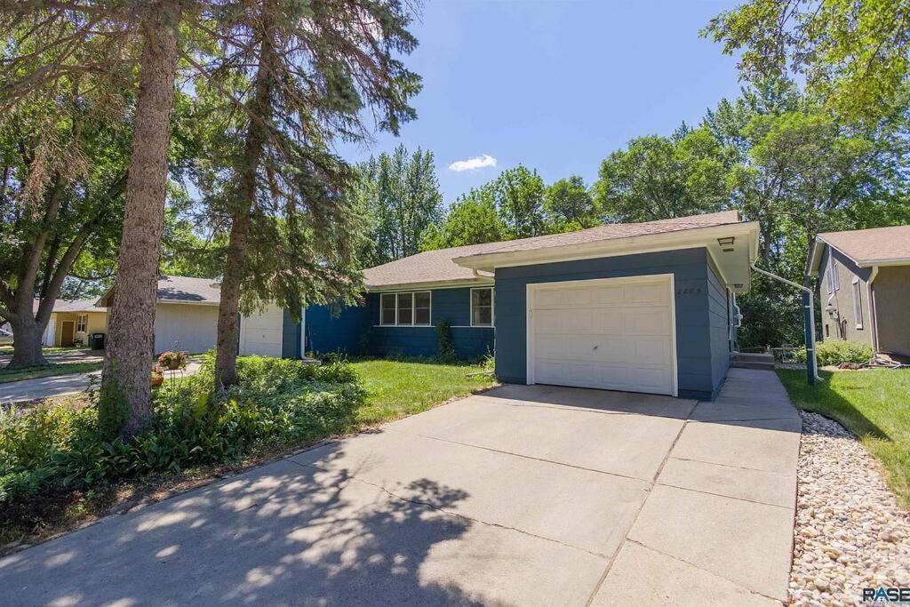 Blue House 2 Sioux Falls Exterior foto